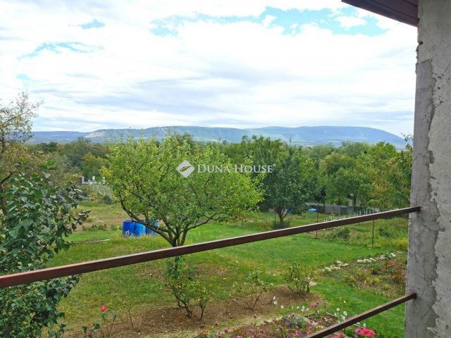 Eladó nyaraló, Dorogon 30 M Ft, 3 szobás / költözzbe.hu