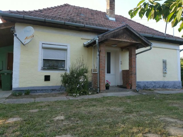 Eladó családi ház, Jákón 18.5 M Ft, 1 szobás