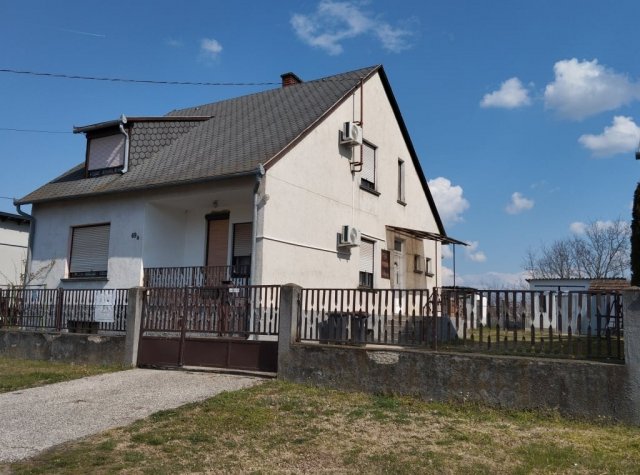 Eladó családi ház, Győrött 77 M Ft, 3+1 szobás