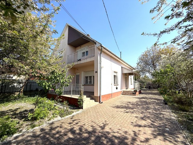 Eladó családi ház, Siófokon 99.5 M Ft, 6 szobás