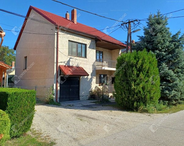 Eladó családi ház, Csornán 69.9 M Ft, 4 szobás