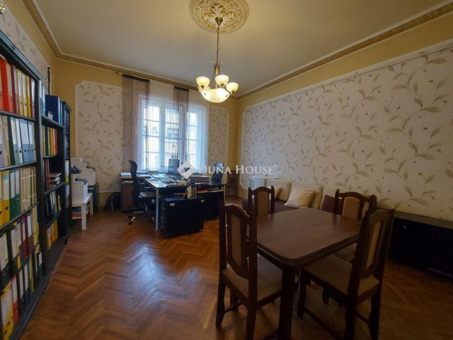 Eladó téglalakás, Szolnokon, Táncsics Mihály utcában 95 M Ft