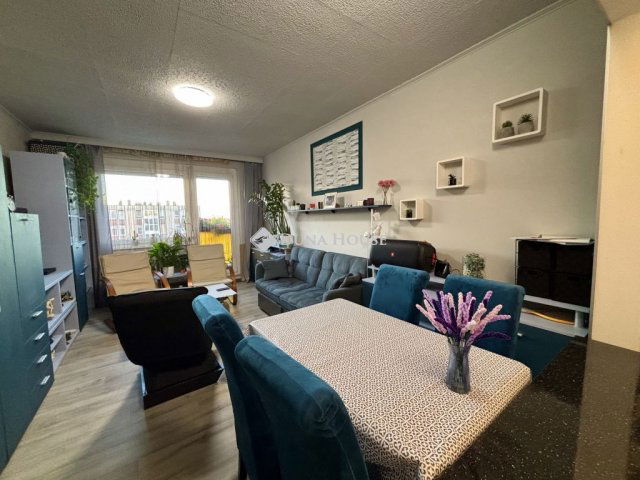 Eladó panellakás, Nyergesújfaluban, Május 1. téren 38 M Ft