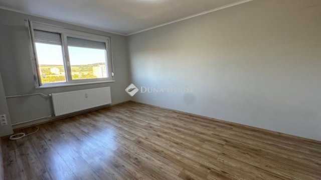 Eladó panellakás, Ajkán 30 M Ft, 2 szobás / költözzbe.hu