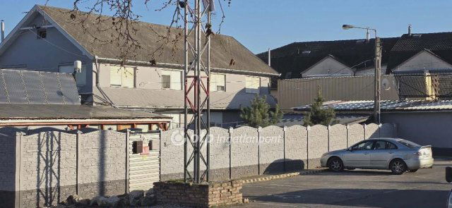 Eladó családi ház, Mikepércsen 550 M Ft, 35+5 szobás