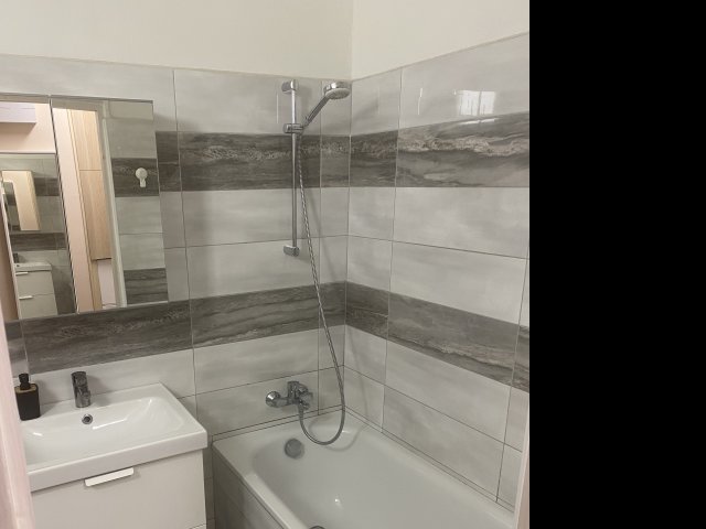 Eladó panellakás, Budapesten, XXII. kerületben, Tenkes utcában