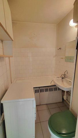 Eladó panellakás, Budapesten, X. kerületben, Lavotta utcában