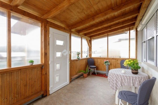 Eladó családi ház, Ácson 61.9 M Ft, 4 szobás