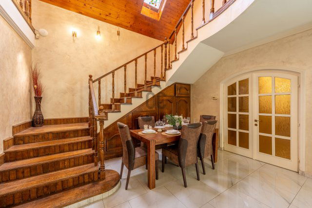 Eladó családi ház, Budapesten, XVI. kerületben, Nefelejcs utcában