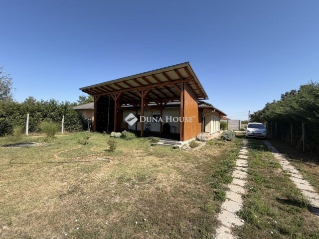 Eladó családi ház, Tökölön 119.9 M Ft, 4 szobás