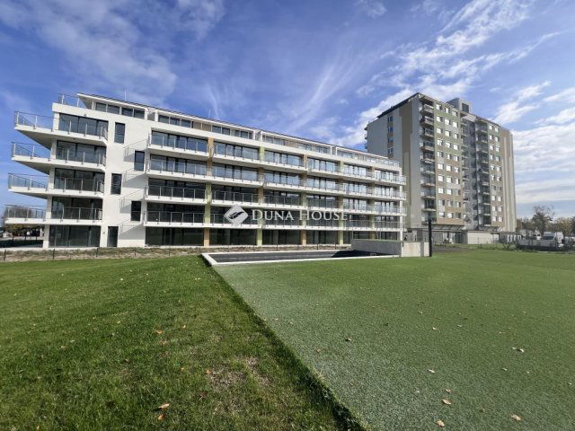 Eladó téglalakás, Siófokon 88.5 M Ft, 2 szobás
