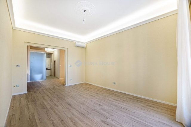 Eladó téglalakás, Budapesten, V. kerületben 149 M Ft, 2 szobás