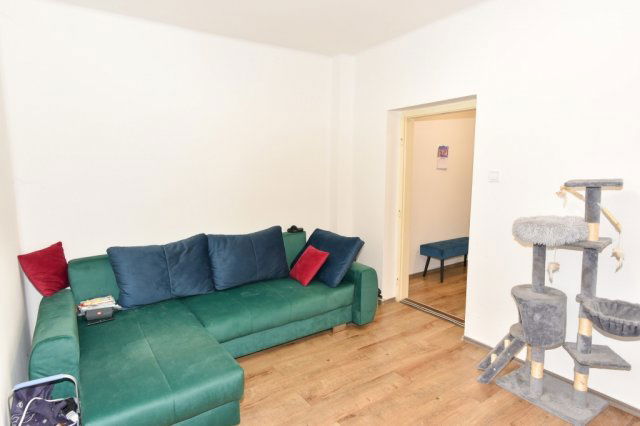 Eladó családi ház, Veszprémben 92.89 M Ft, 3 szobás