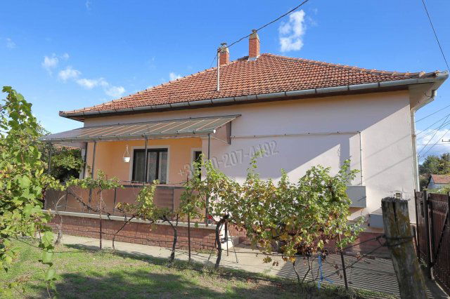 Eladó családi ház, Sándorfalván 54.9 M Ft, 2 szobás