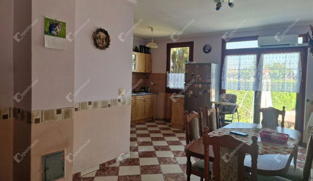 Eladó családi ház, Komáromban 45 M Ft, 3 szobás