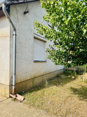 Eladó családi ház, Petneházán 8.9 M Ft, 2 szobás