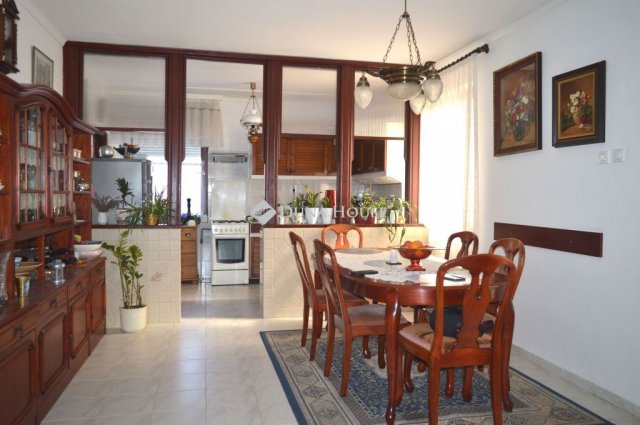 Eladó családi ház, Debrecenben 99 M Ft, 5 szobás