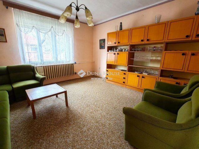 Eladó családi ház, Békéscsabán 24.99 M Ft, 3 szobás