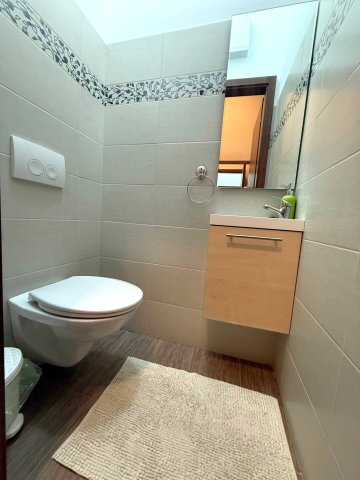 Kiadó téglalakás, albérlet, Pécsett 220 E Ft / hó, 3 szobás
