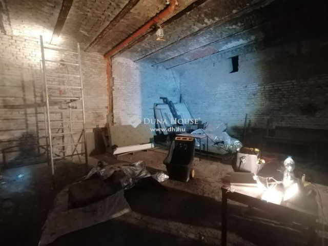 Eladó üzlethelyiség, Budapesten, IX. kerületben 38.1 M Ft