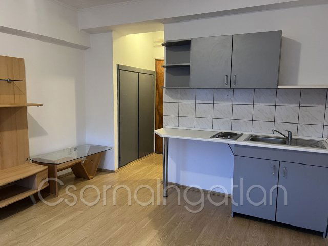 Kiadó téglalakás, albérlet, Kapuváron 80 E Ft / hó, 1 szobás