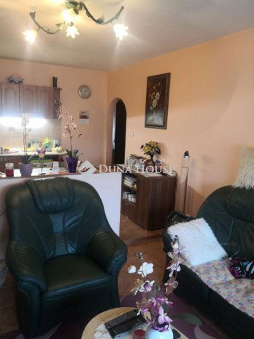 Eladó panellakás, Pécsett, Kenderföld utcában 42.99 M Ft