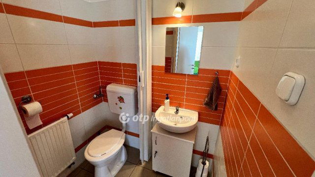 Eladó üzlethelyiség, Pápán 39.9 M Ft, 2 szobás