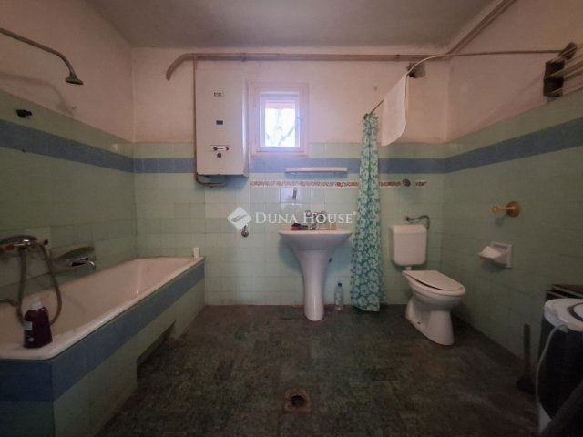 Eladó családi ház, Gyálon 77 M Ft, 3 szobás