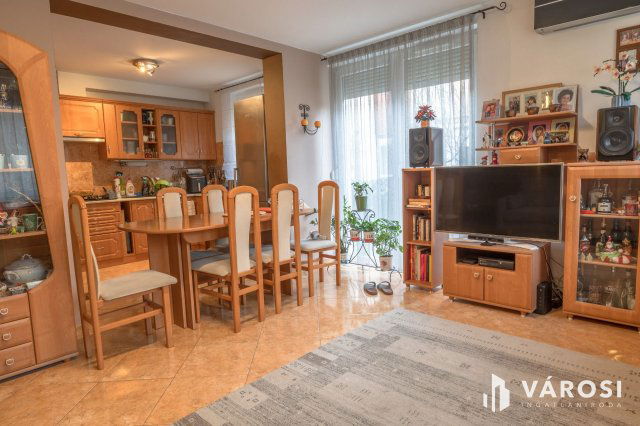 Eladó téglalakás, Szegeden 79 M Ft, 3 szobás