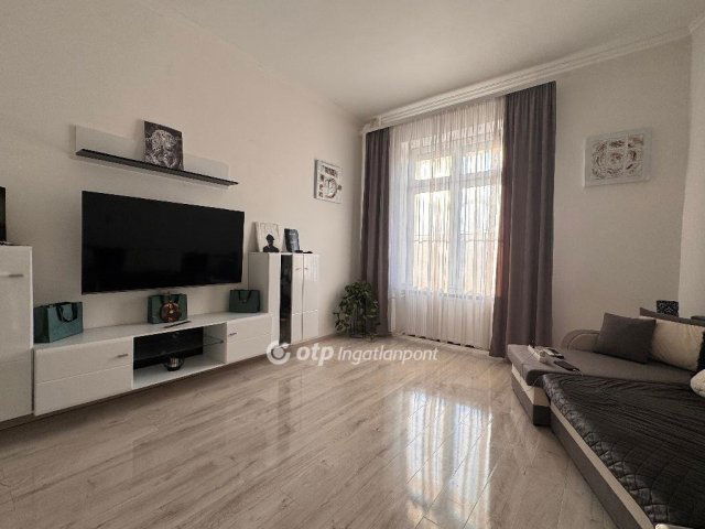 Eladó téglalakás, Budapesten, VI. kerületben 215 M Ft, 3 szobás