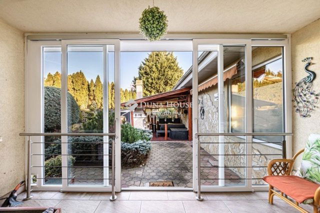 Eladó családi ház, Szigetszentmiklóson 350 M Ft, 4 szobás