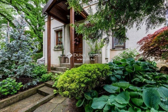 Eladó családi ház, Leányfaluban 285 M Ft, 5 szobás