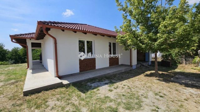 Eladó családi ház, Pálfán 39 M Ft, 3 szobás