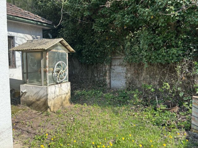 Eladó nyaraló, Szirmabesenyőn 17.9 M Ft, 2 szobás