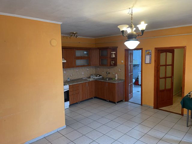 Eladó ikerház, Tóalmáson 39.5 M Ft, 4 szobás