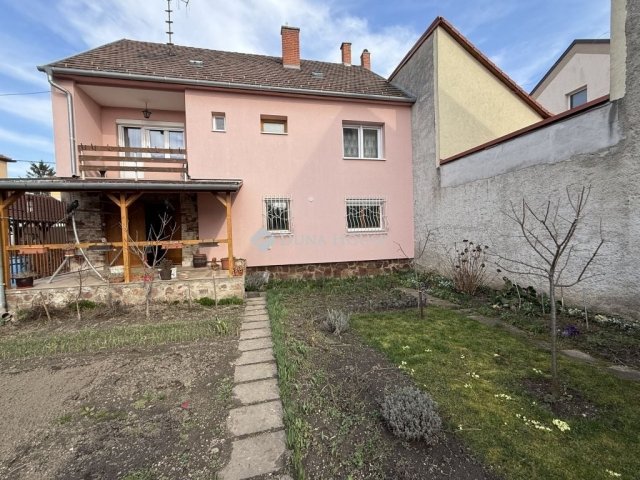 Eladó családi ház, Szombathelyen 79.9 M Ft, 3 szobás
