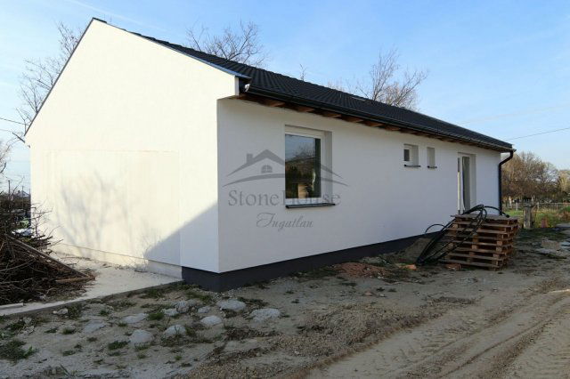 Eladó ikerház, Győrságon 70 M Ft, 4 szobás