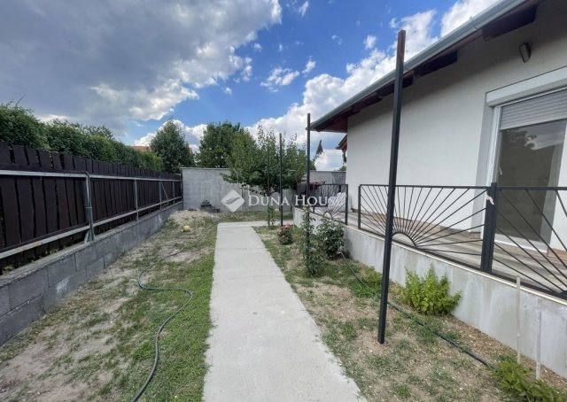Eladó ikerház, Szigethalmon 96.5 M Ft, 4 szobás