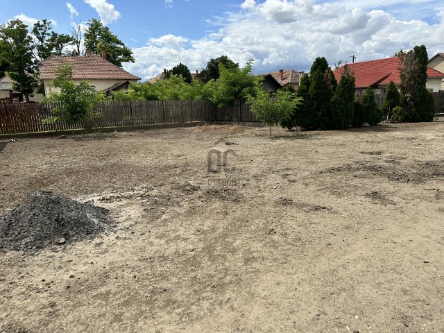 Eladó telek, Tiszaföldváron 7.9 M Ft / költözzbe.hu