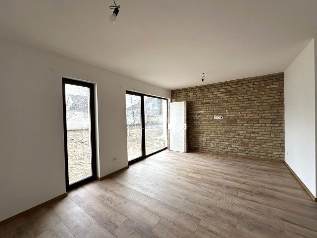 Eladó téglalakás, Vácon 87.9 M Ft, 1+2 szobás