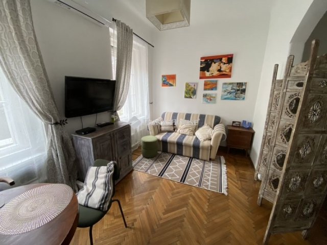 Kiadó téglalakás, albérlet, Budapesten, V. kerületben, 2 szobás
