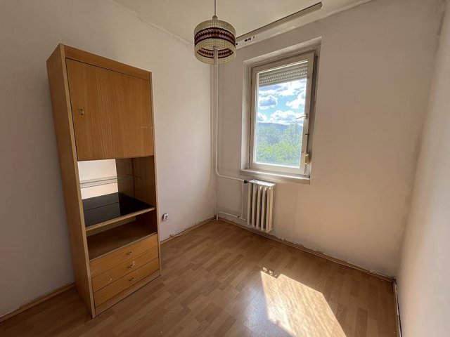 Eladó panellakás, Budapesten, III. kerületben 69.9 M Ft