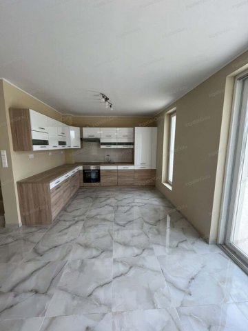 Kiadó családi ház, albérlet, Kecskeméten 800 E Ft / hó