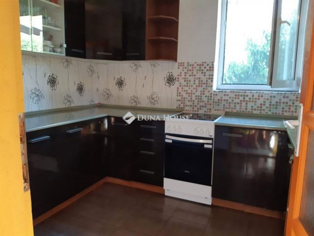 Eladó családi ház, Érden 99.99 M Ft, 3 szobás