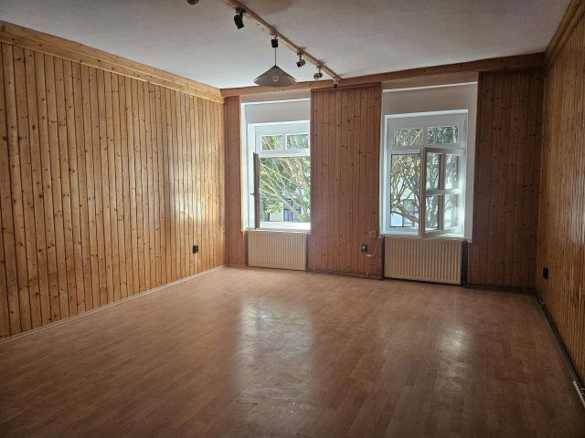 Eladó téglalakás, Pápán 21.9 M Ft, 1 szobás