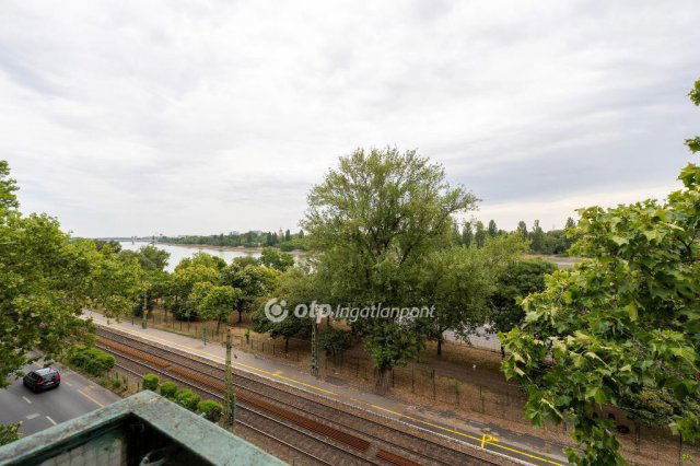 Eladó téglalakás, Budapesten, II. kerületben 74.9 M Ft, 1 szobás