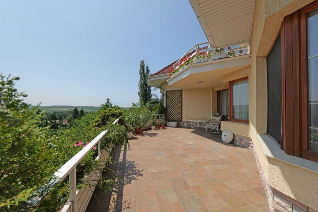 Eladó családi ház, Piliscsabán 265 M Ft, 5 szobás