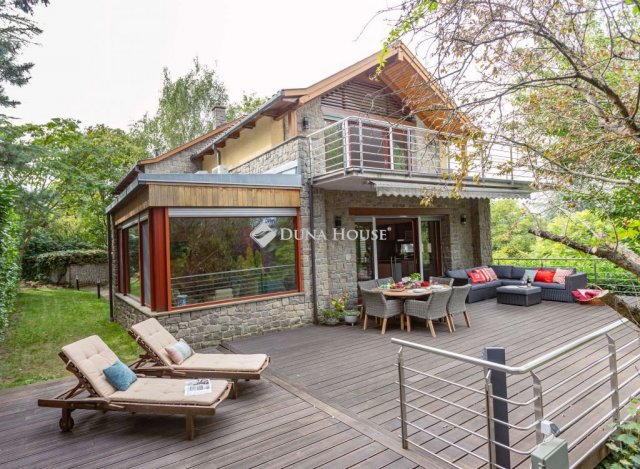 Eladó családi ház, Tihanyban 375 M Ft, 6 szobás