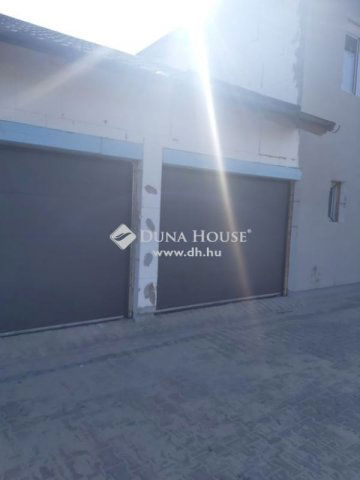 Eladó ikerház, Vecsésen 119 M Ft, 6 szobás