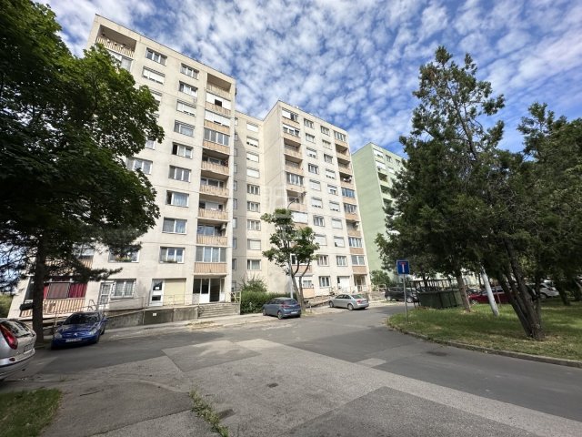 Eladó panellakás, Székesfehérvárott 45.9 M Ft, 2 szobás